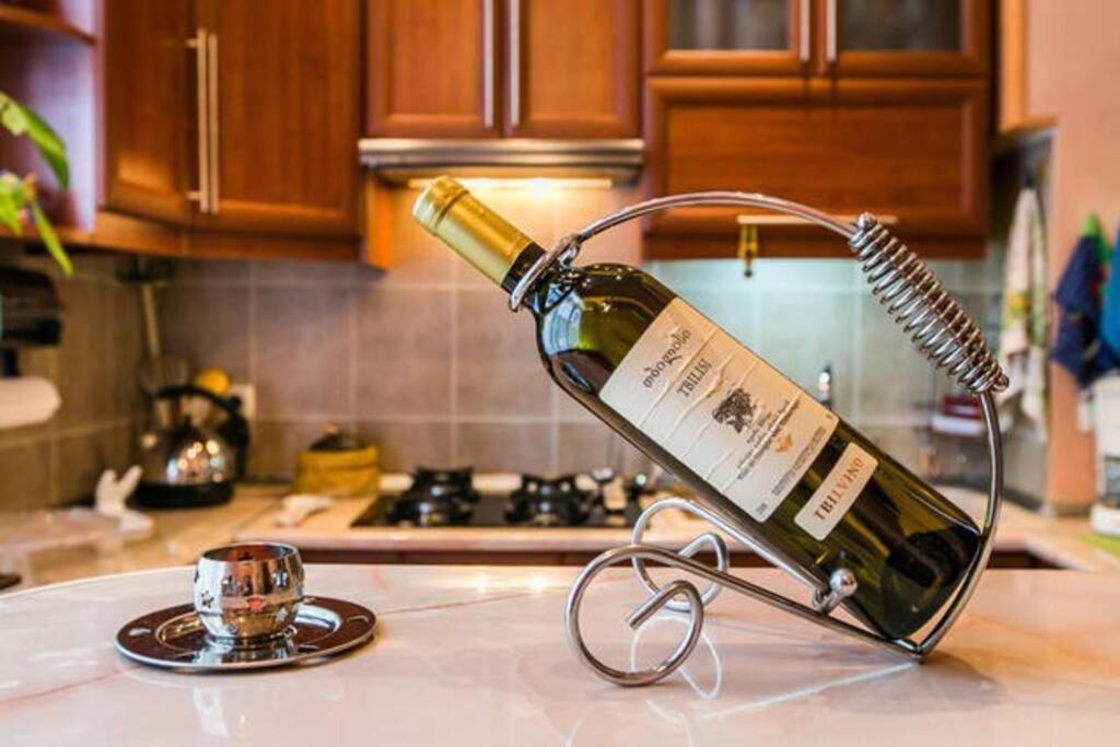 Уютная Квартирка В Центре Тбилиси! Ngoại thất bức ảnh